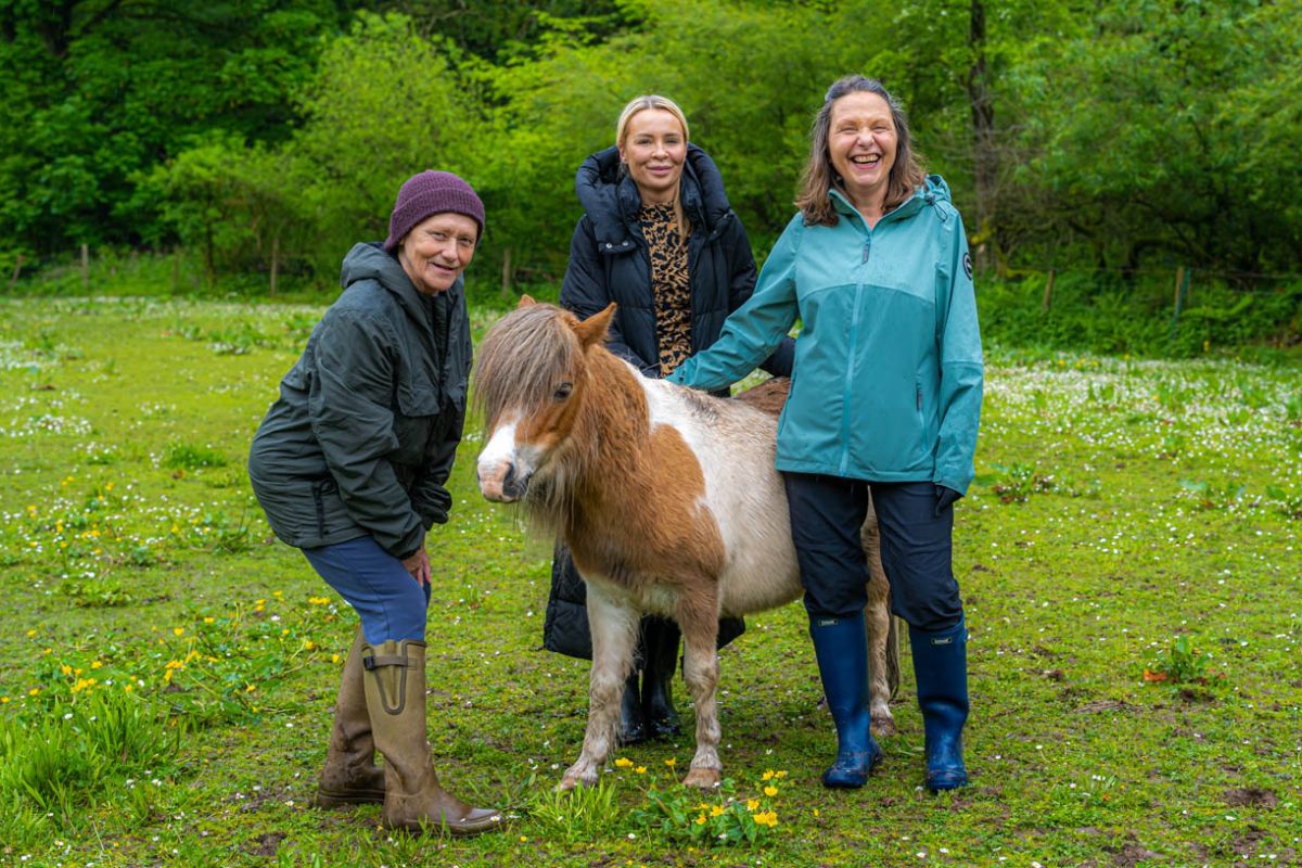 Susan Bradbury, Trainee Manager (centre)